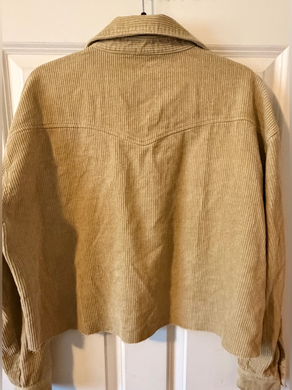 Pretty Little Thing Cropped Raw Hem Corduroy Shirt Jacket - Picture 7 of 10